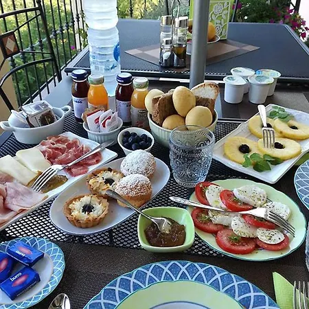 La Luna E L'ulivo Antica ארקולה