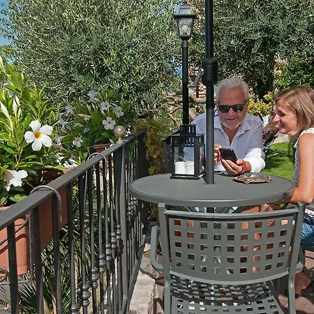 La Luna E L'ulivo Antica Bed & Breakfast
